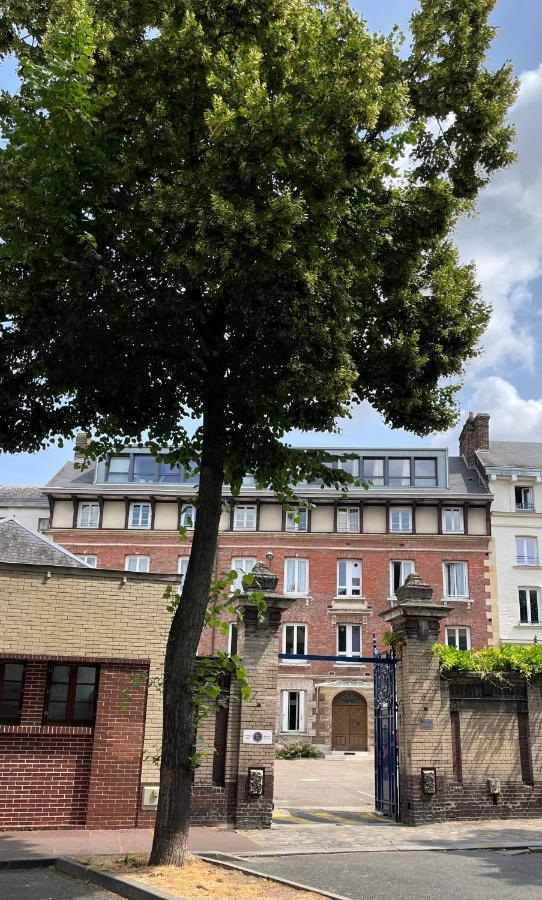 Le Flaubert, Appartement Et Parking En Centre Ville Ruan Exterior foto