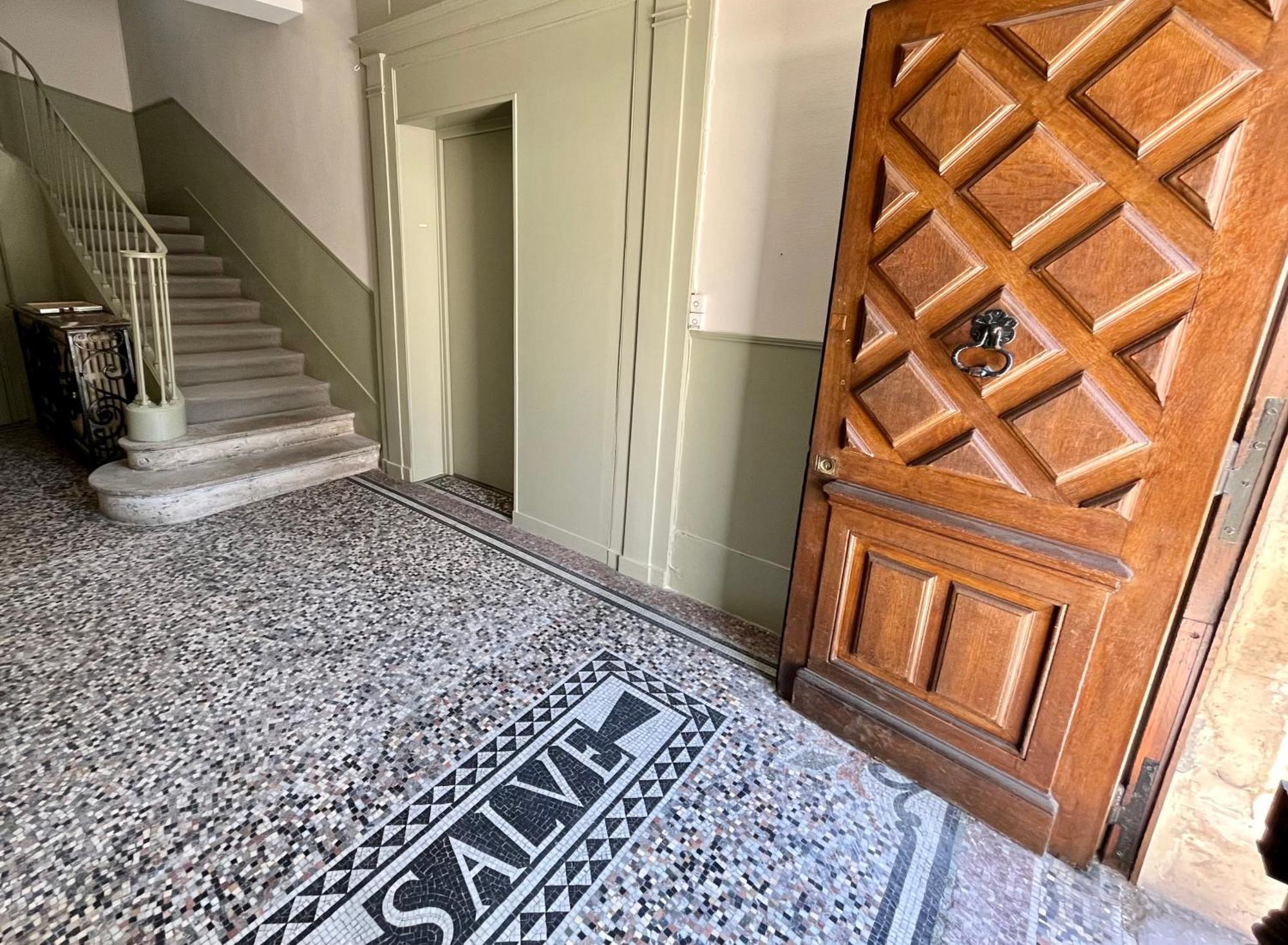 Le Flaubert, Appartement Et Parking En Centre Ville Ruan Exterior foto